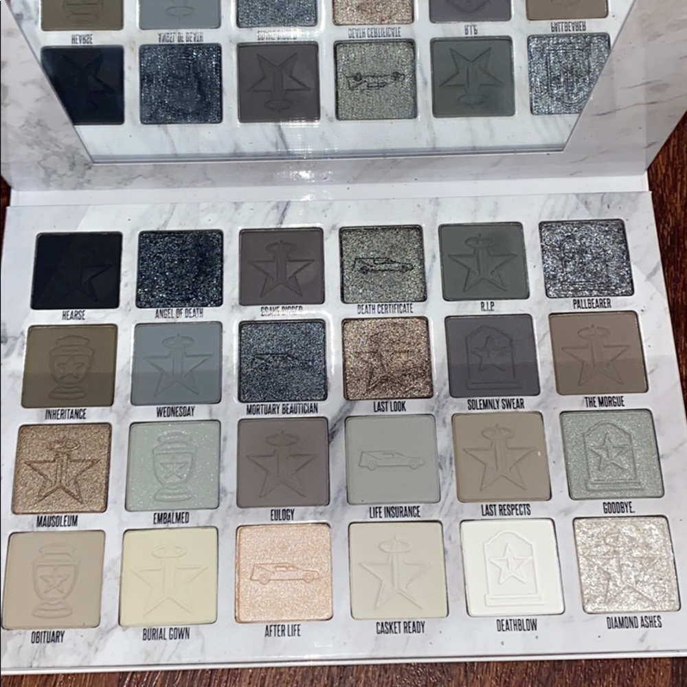 Jeffree Star Cremated Palette